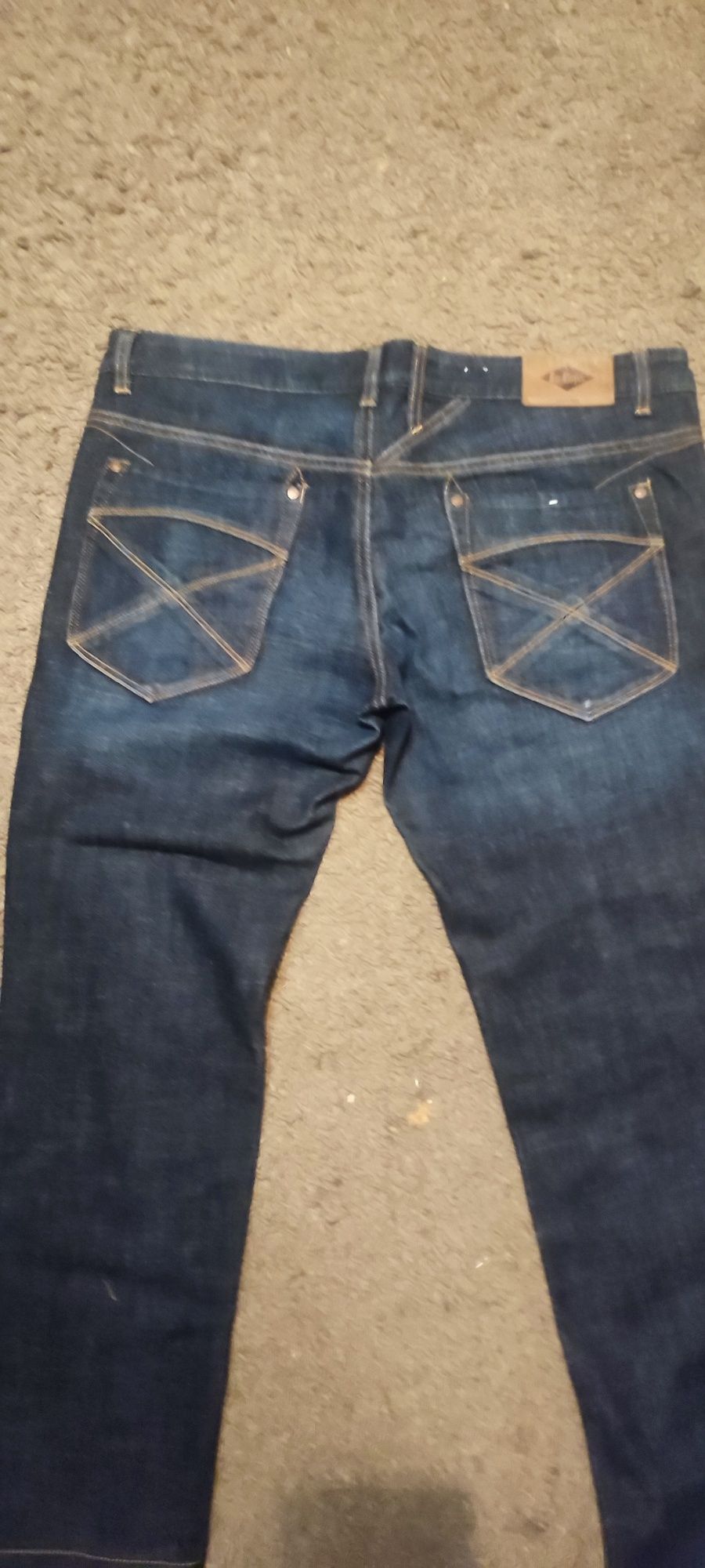 Продам нові джинси Lee Cooper 34 розміру.