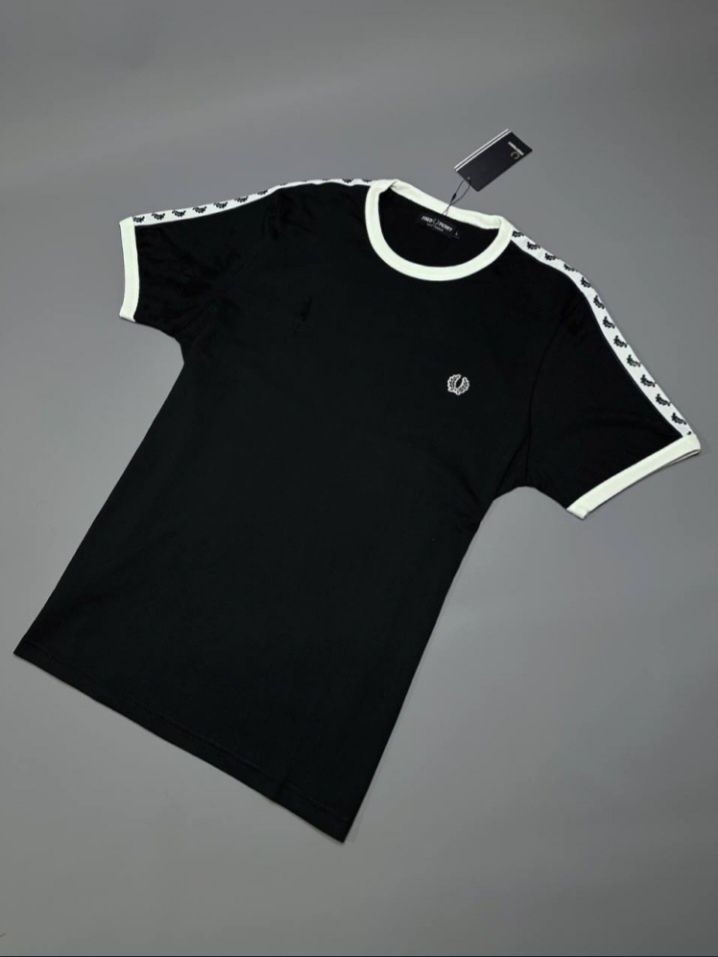 Fred Perry футболка на лампасах