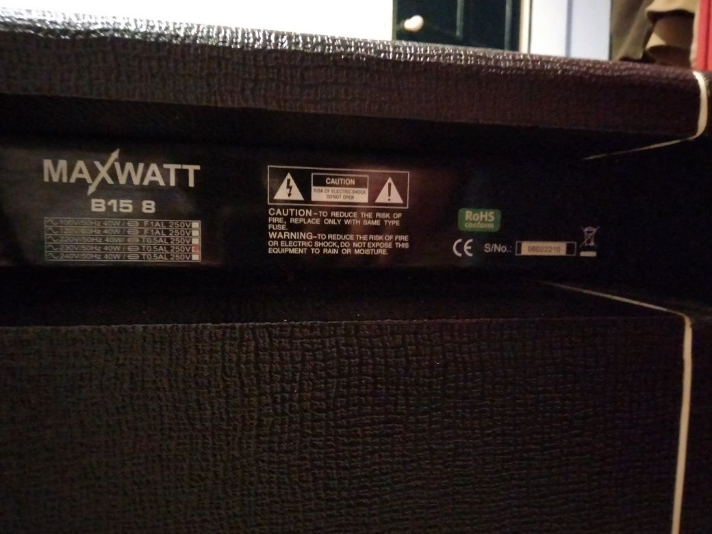 Amplificador HIWATT MAXWATT Series B15 8