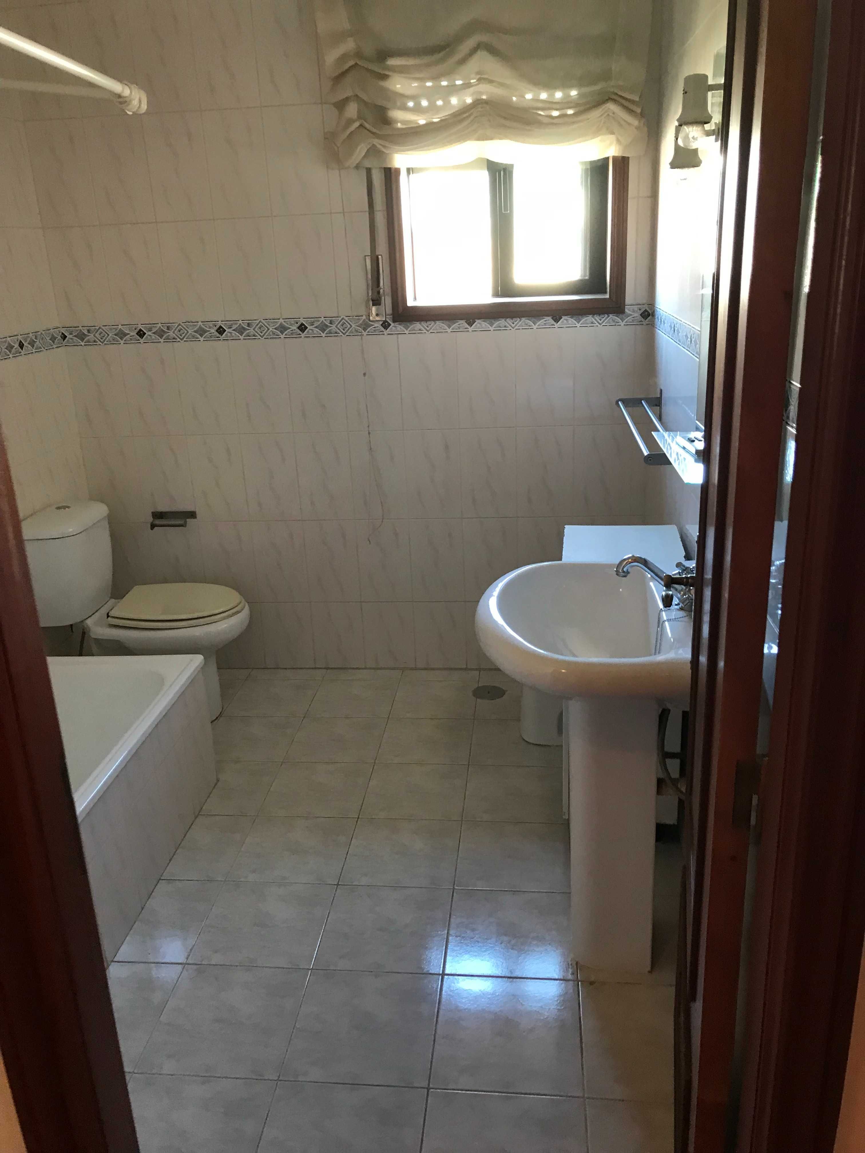 Apartamento T2 - Sta. M. da Feira (S. João de Ver) - Pronto a habitar