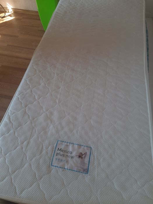 Кровать з натурального дерева (безкоштовна доставка)