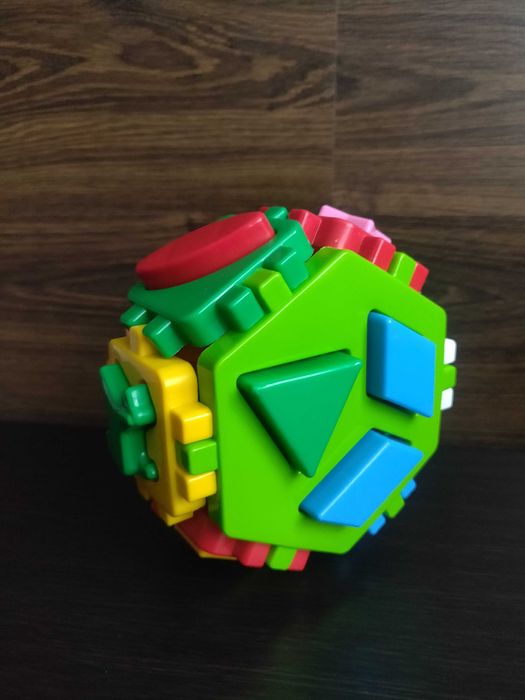 Сортер-шестиугольник с геометричными фигурами