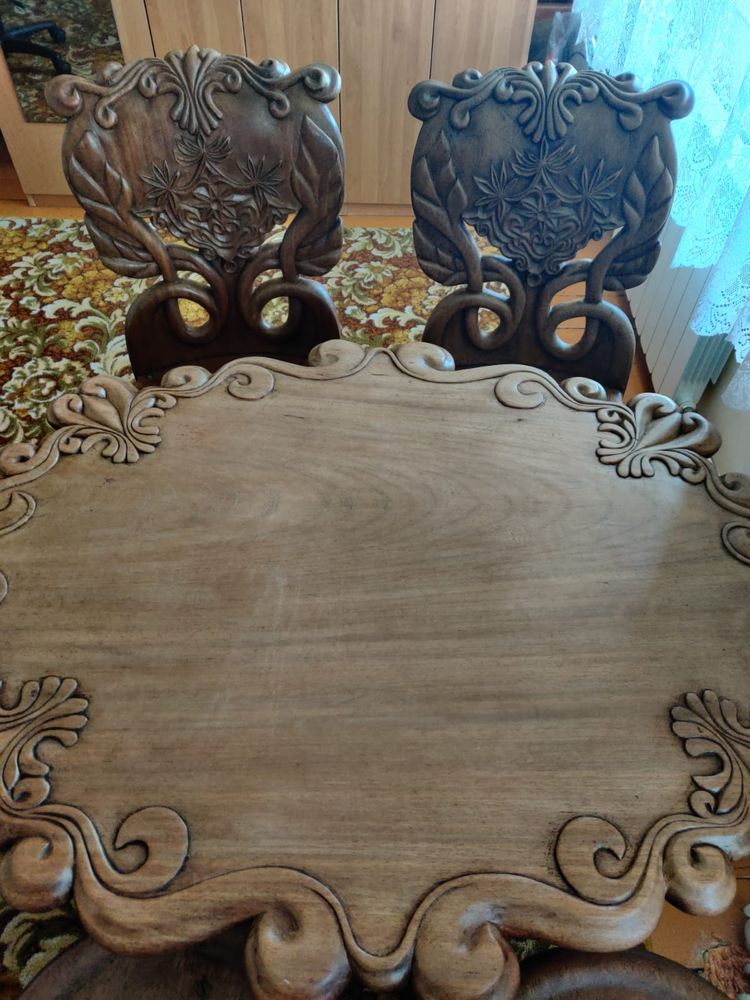 Stół z krzesłami drewniane solidne meble antyki
