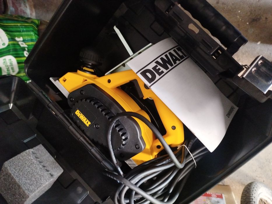 Plaina elétrica Dewalt