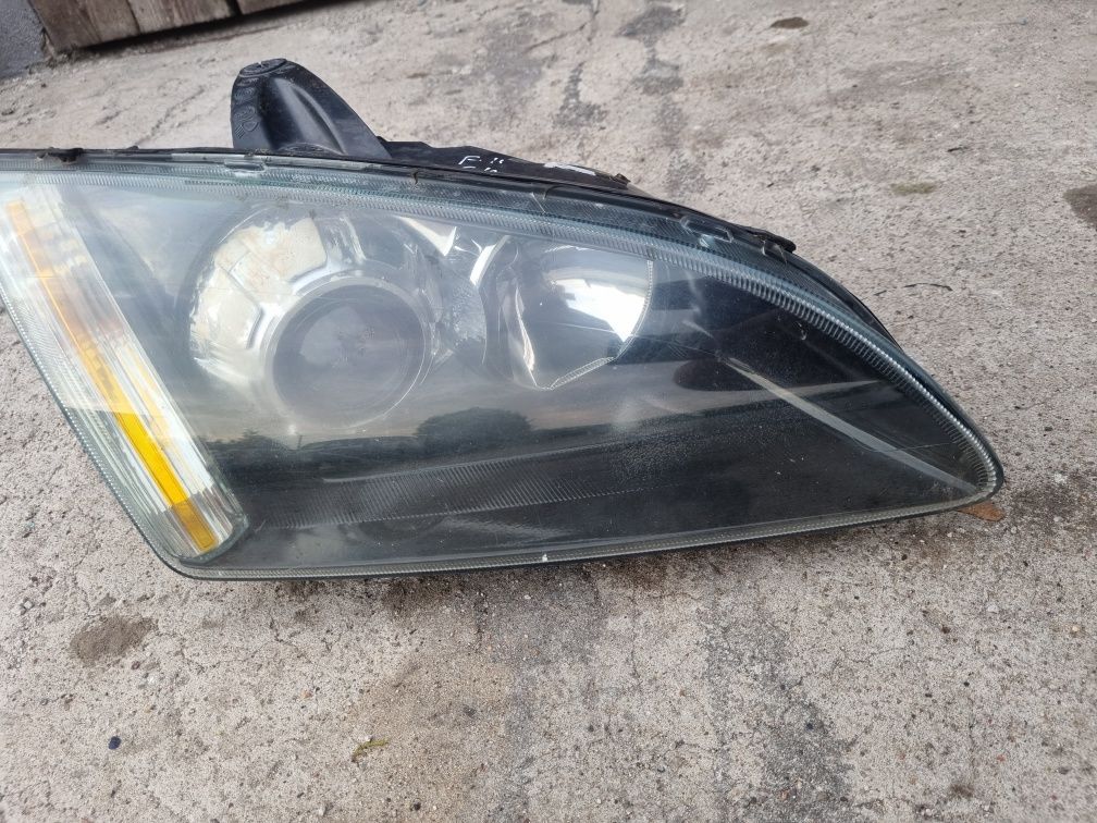 Lampa przednia prawa soczewka ford focus mk2