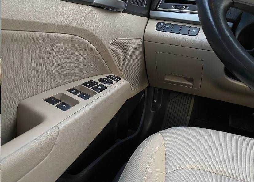 Hyundai Elantra 2017 року