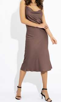 Шелковое платье-миди в бельевом стиле с открытой спинкой