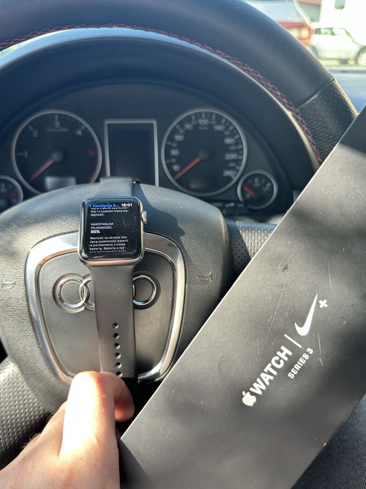 Apple Watch 3/42 nike 86%
