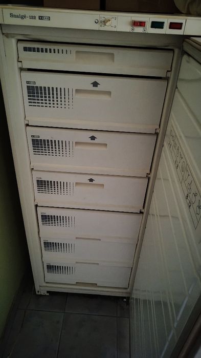 Sprzedam zamrażalke .