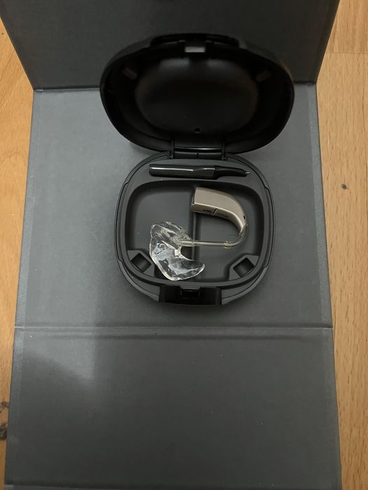 продам слуховий апарат