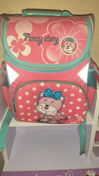 Рюкзачок для дівчинки на 1 -2 клас.