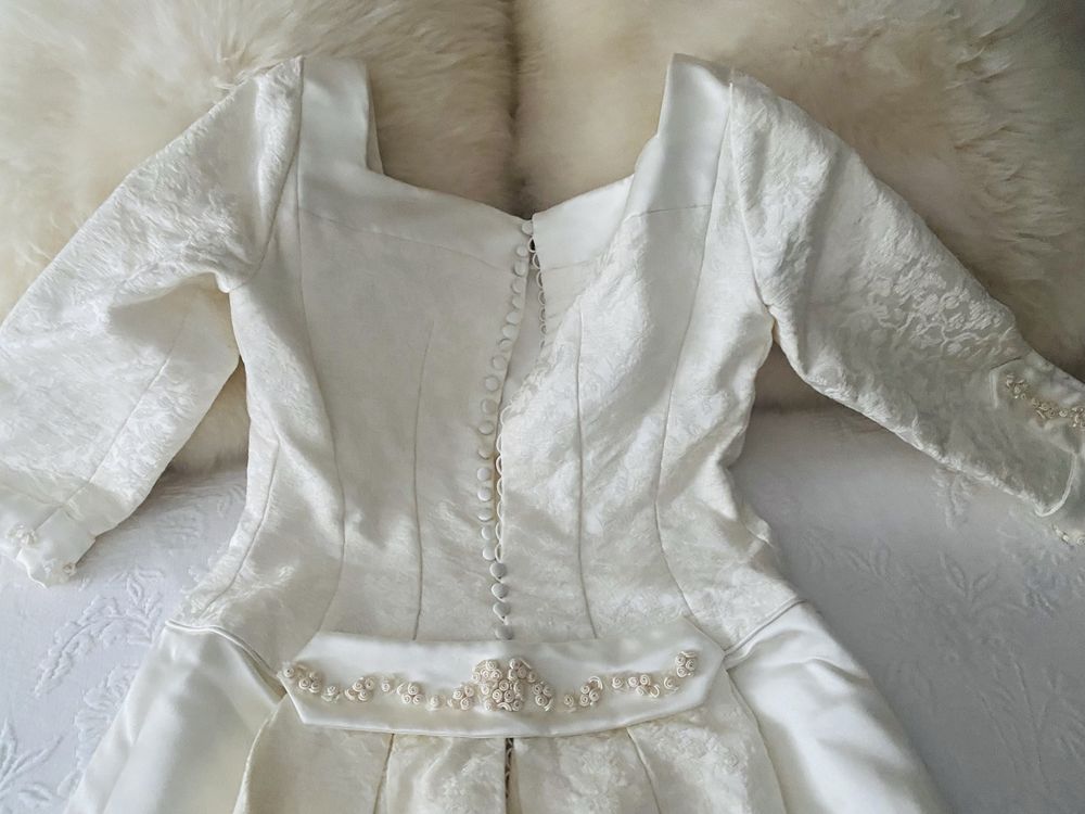 Vestido de noiva em seda e seda lavrada