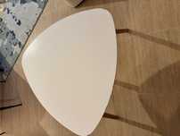 Mesa de apoio TAPS 55x55 branco/bambu — JYSK