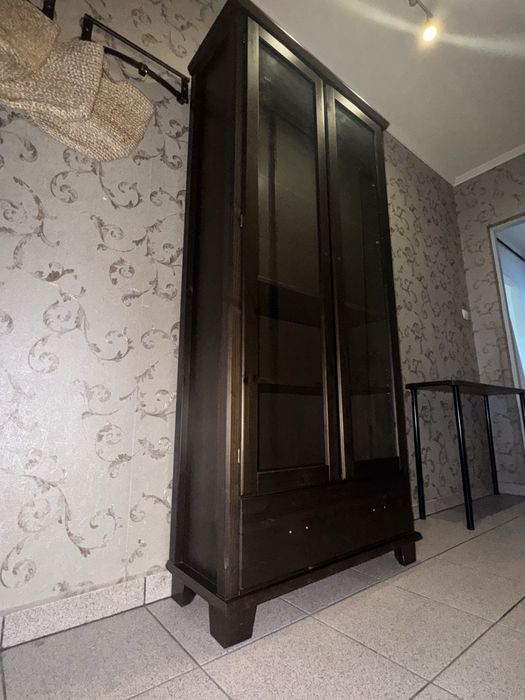 Witryna 200cm drewniana szafka gablota z szufladą regał szklany drewno
