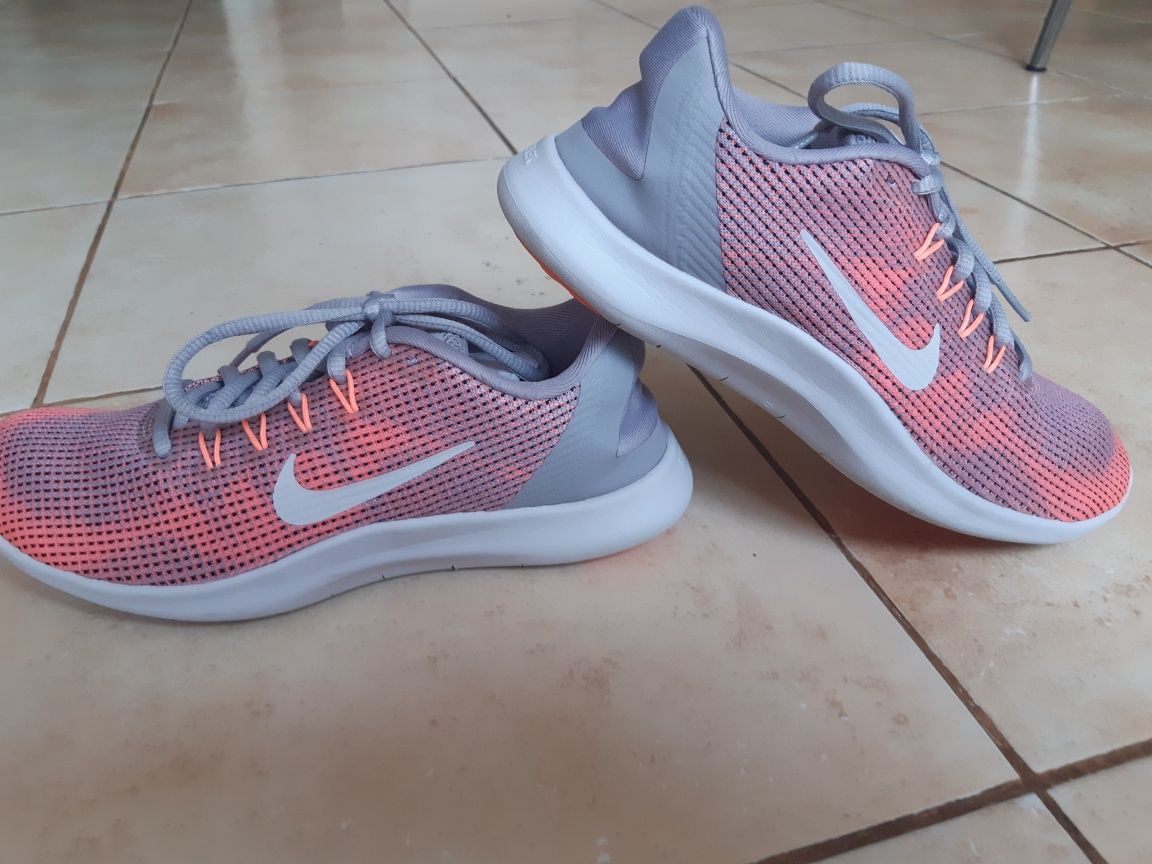 Nike flex rn 2018 37.5р 23.5см brooks 37.5р кросівки