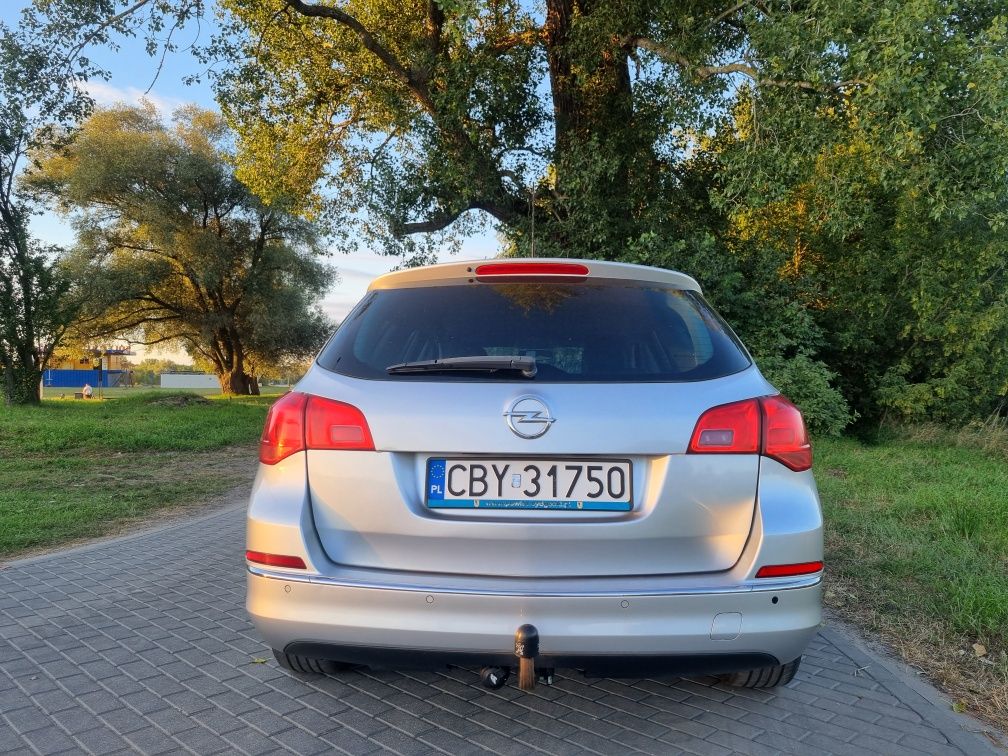 Opel Astra IV J Sports Tourer 1.7 TDCI 2012  Adam 150. Hak,  Alu 17"