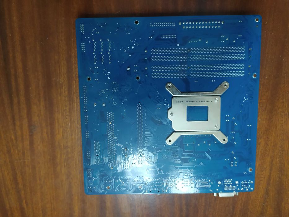 Motherboard GIGABYTE GA-Q77M-D2H avariada.