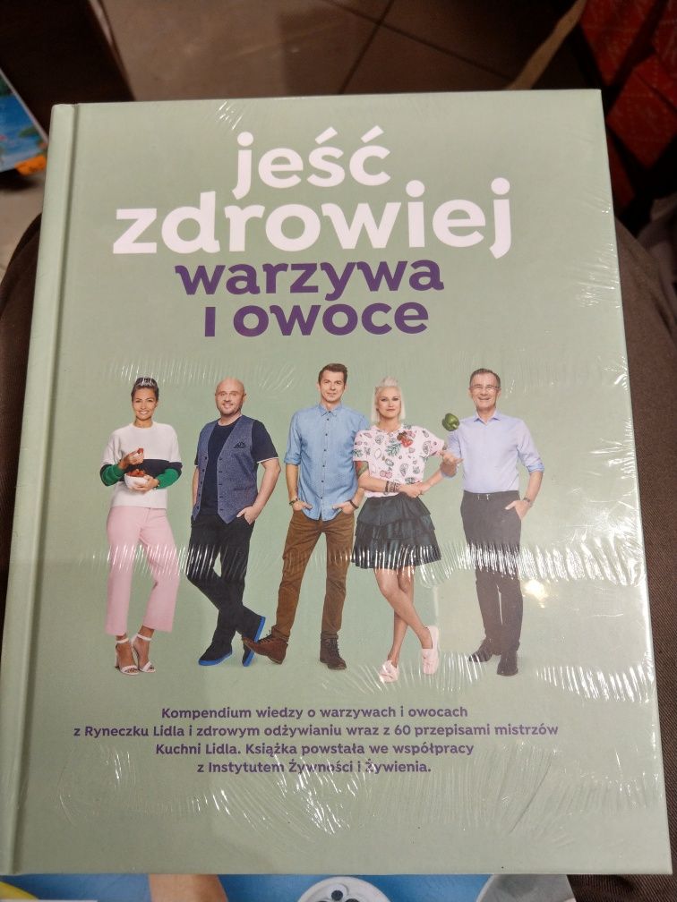 Książka Jeść zdrowiej warzywa i owoce Lidl. Nowa!