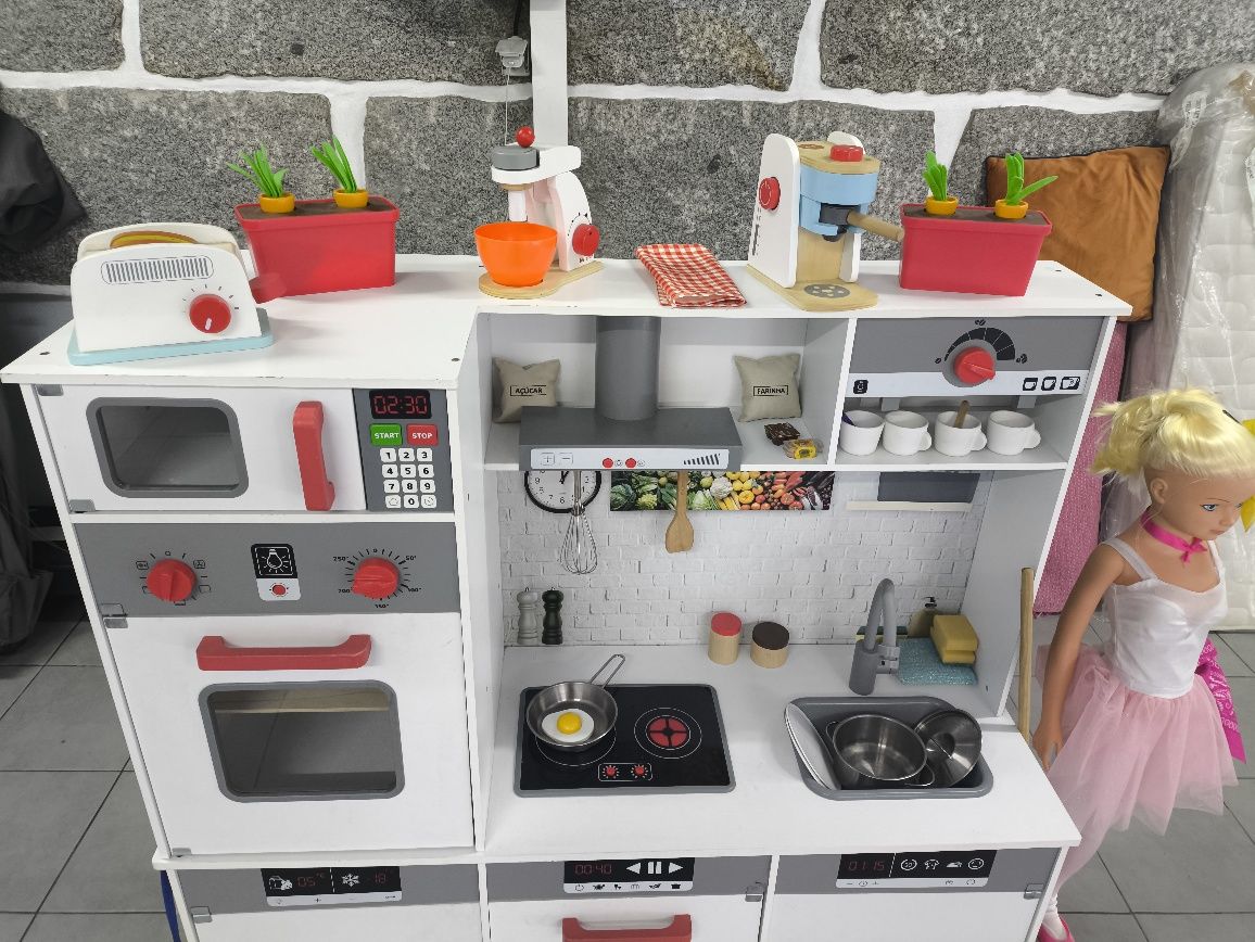 Cozinha grande criança como nova