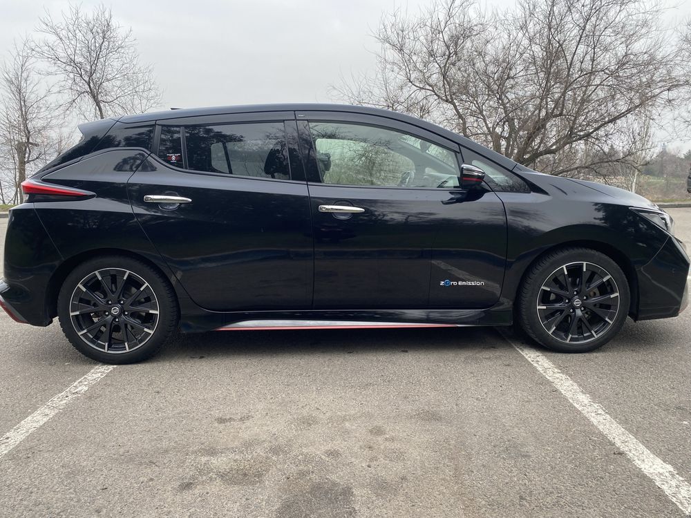 Продам эксклюзивный Nissan Leaf NISMO / 2018 / 40 кВт /