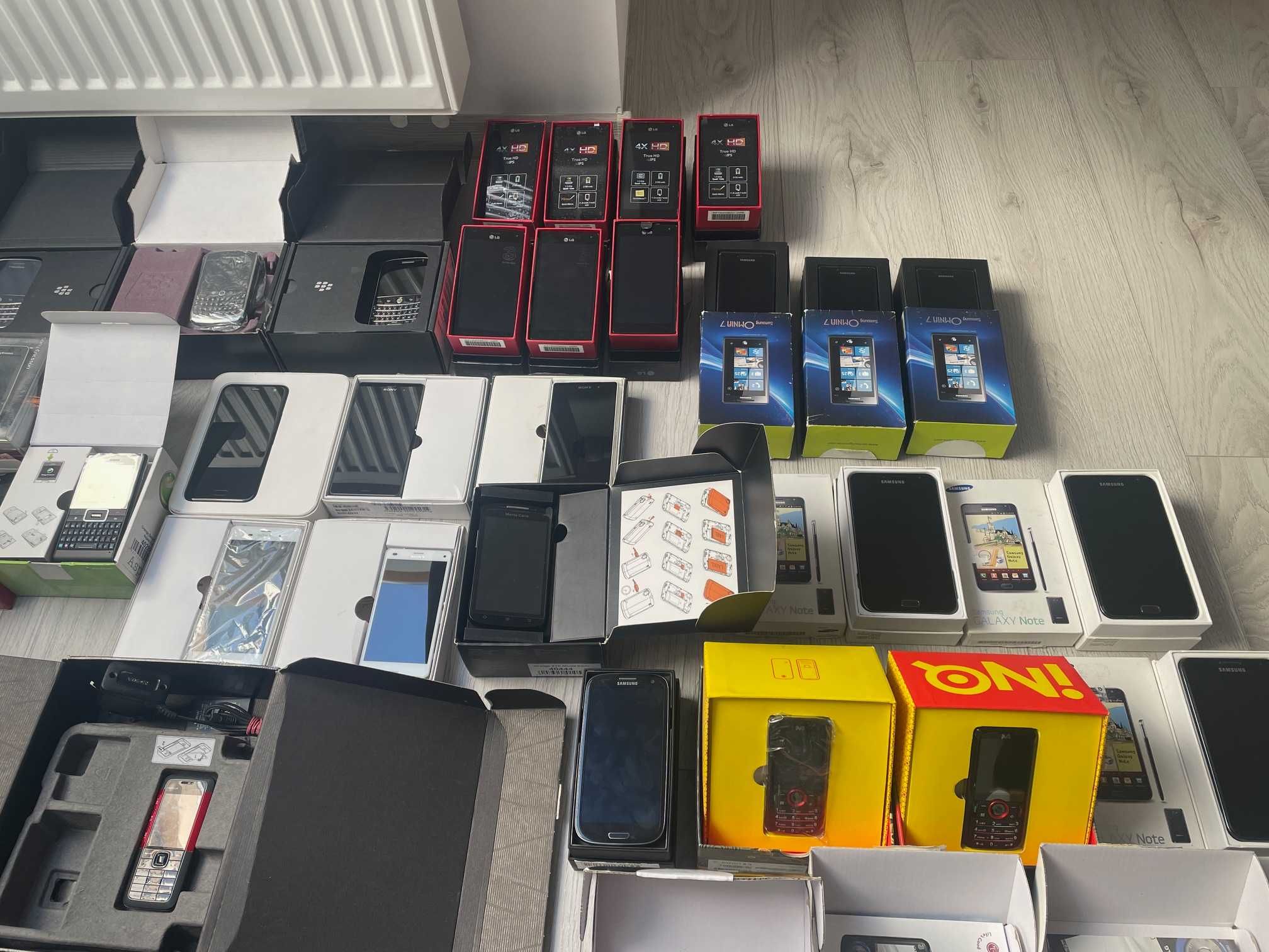 110 Sztuk Nokia HTC BlackBerry Samsung LG Sony Wyprzedaz Kolekcji.