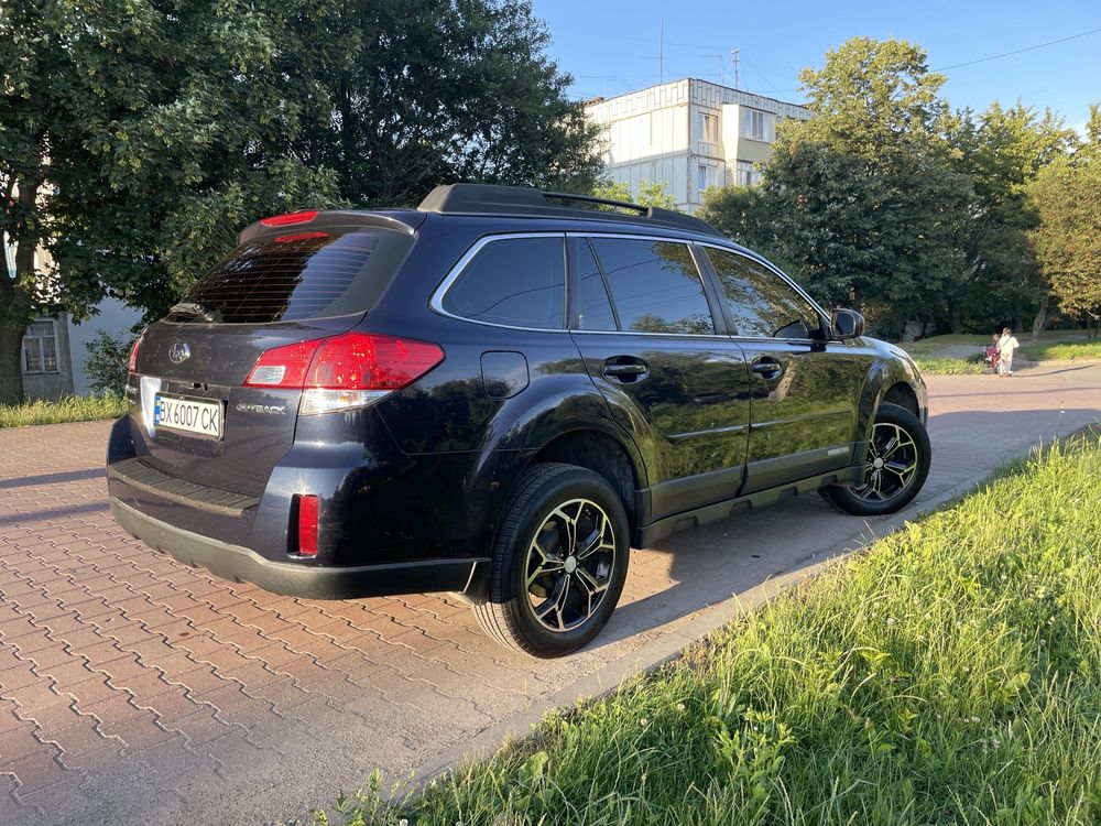 Subaru Outback 2.5 газ/бензин 2012