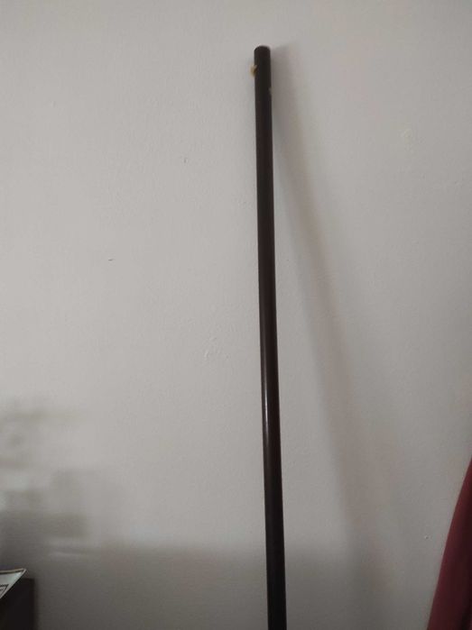 Pau para colocar cortinados ou afins