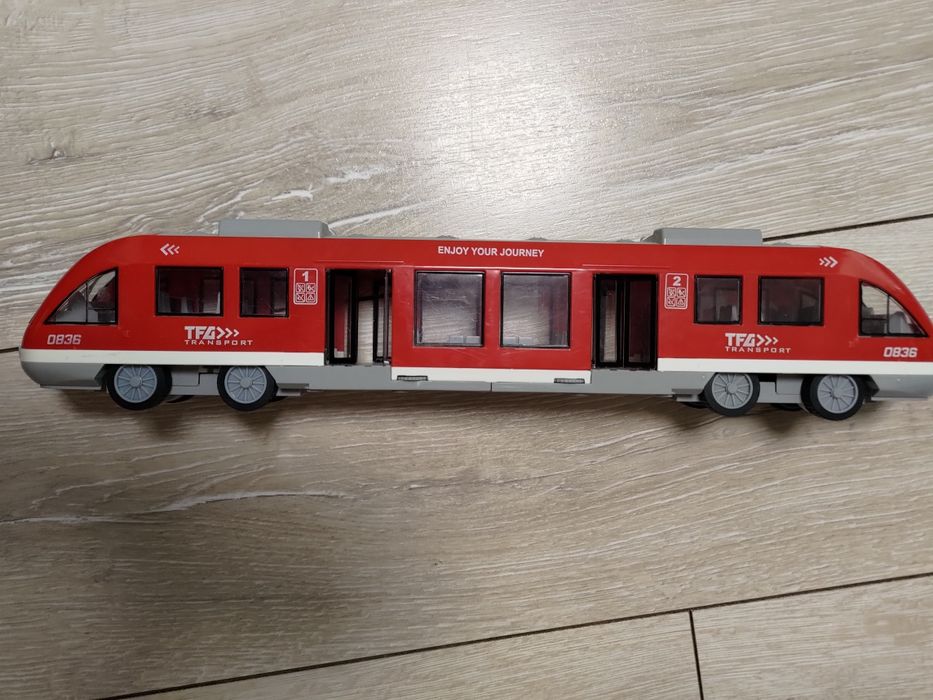 Міський транспорт, поїзд, метро