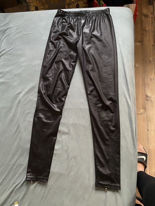 Spodnie materiałowe imitacja skóry 38 M