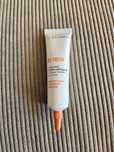 Clarins odświeżający żel pod oczy + kosmetyczka z miniaturkami