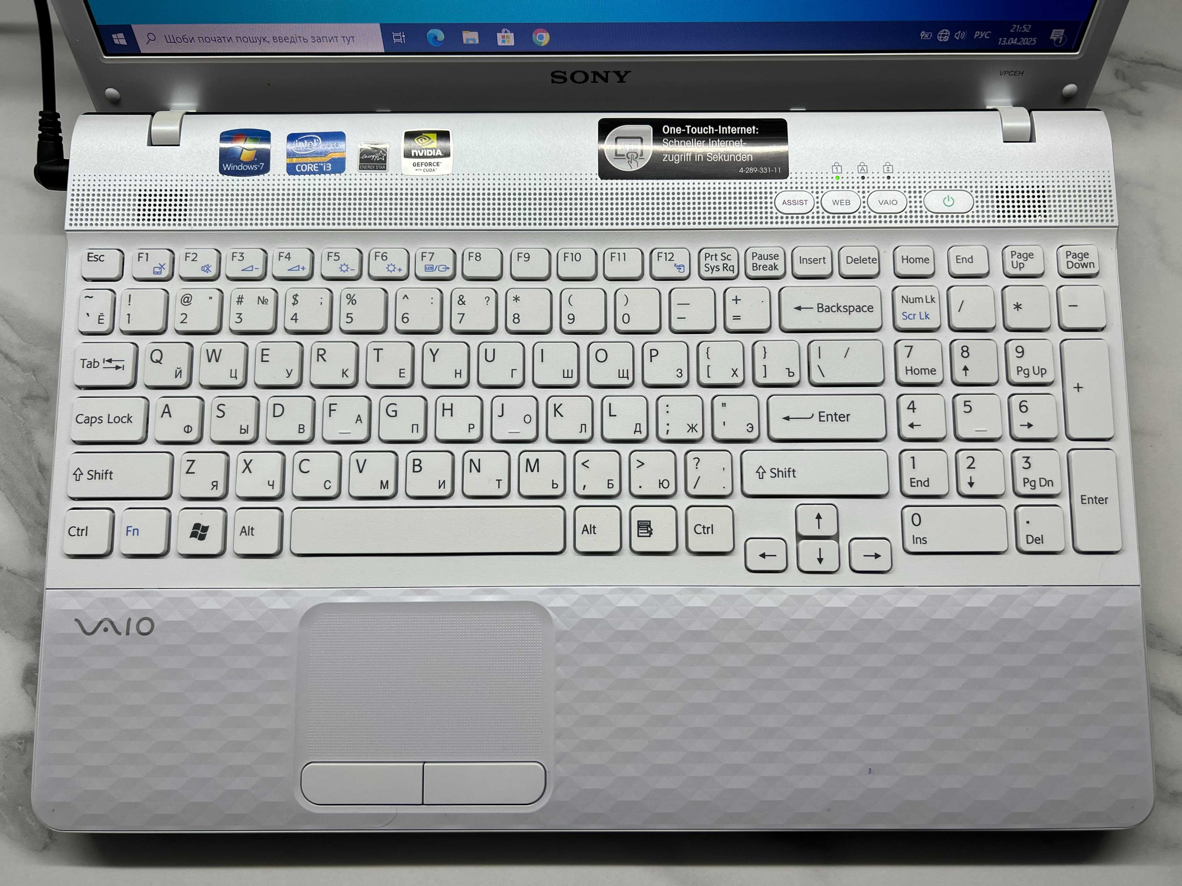 Sony VPC-EH1M1E Core i3-2310M/8Гб ОЗУ/GeForce 410M/500Гб HDD/15.6" HD