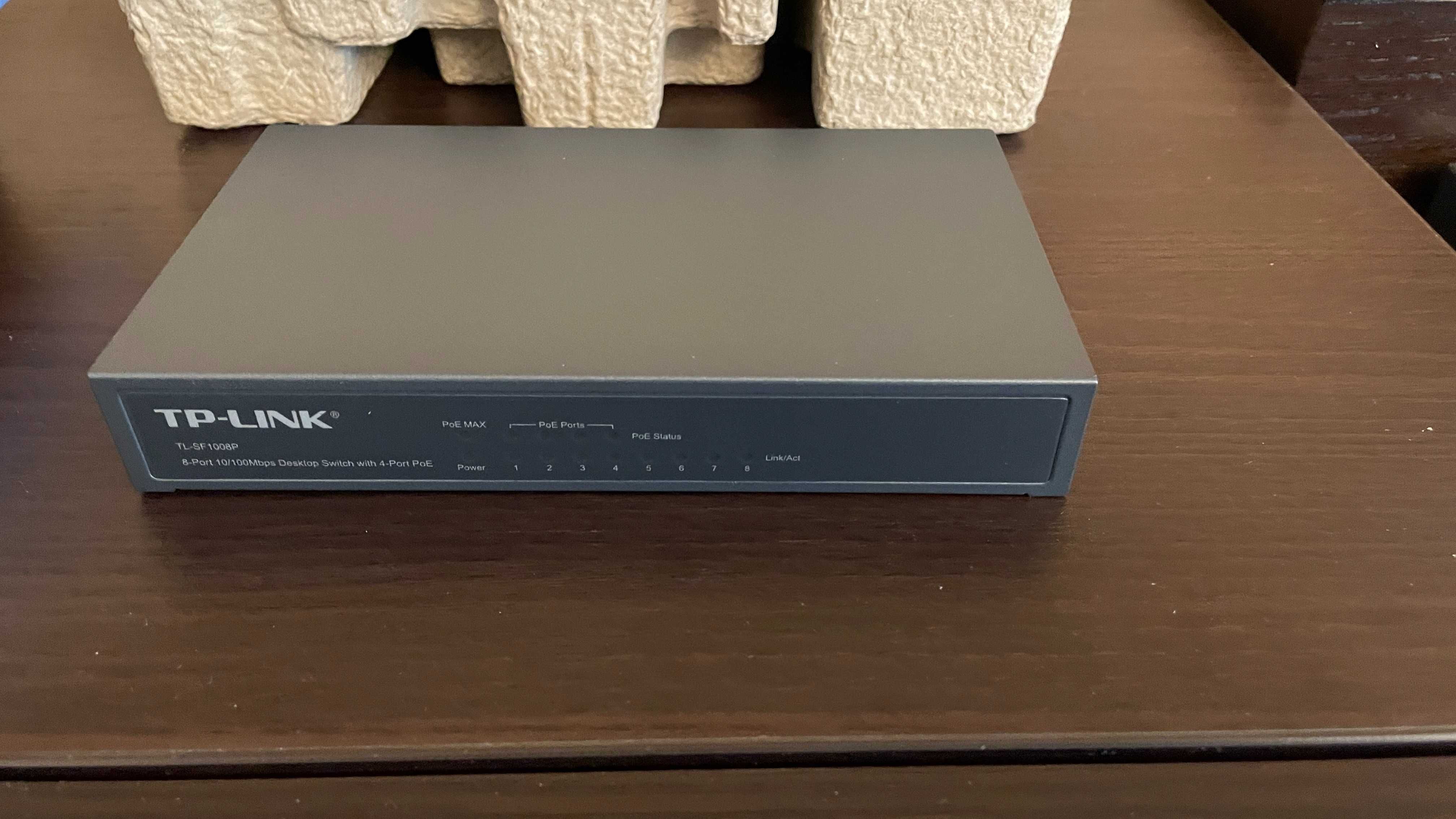 Switch TP-LINK switch POE - model TL-SF1008P