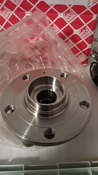 Łożysko z piastą koła przód Volkswagen Audi Seat
