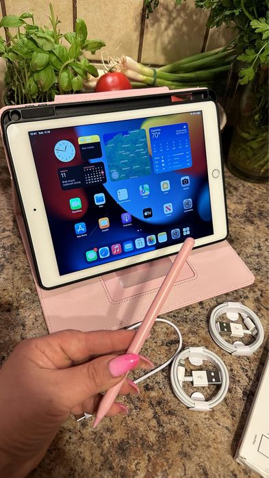 Tablet iPad Apple Retina 10” - PROCREATE - super stan !