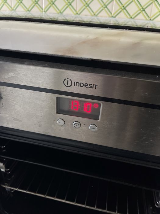 Forno da marca Indesit