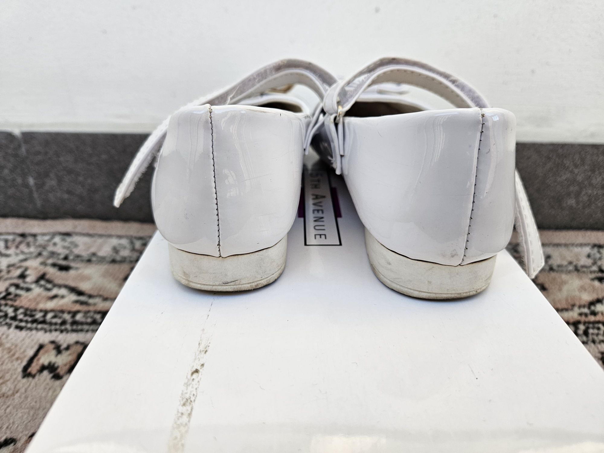 Buty, obuwie, pantofle komunijne roz. 33 firmy Sabana