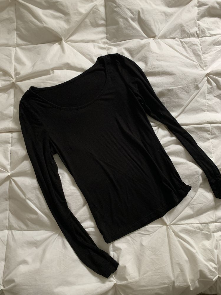 Czarny lonsleeve, miękka bluzka z długim rękawem 36 (S)