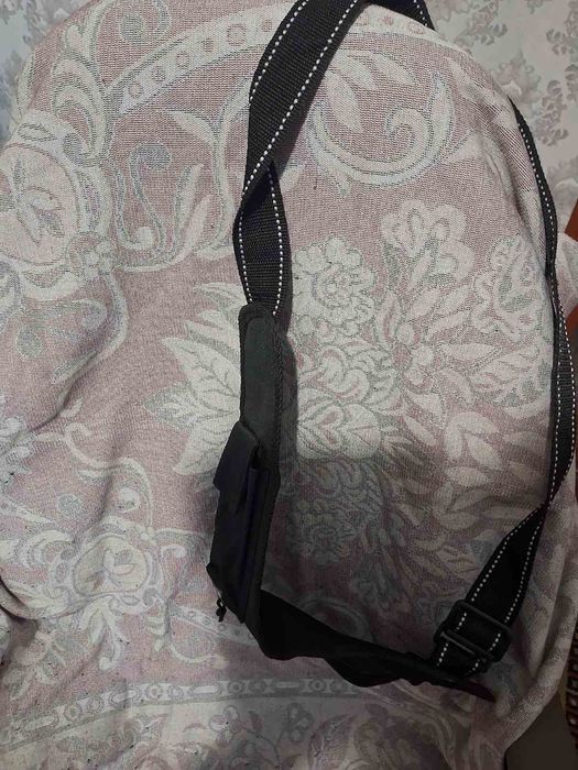 Барсетка на плечі