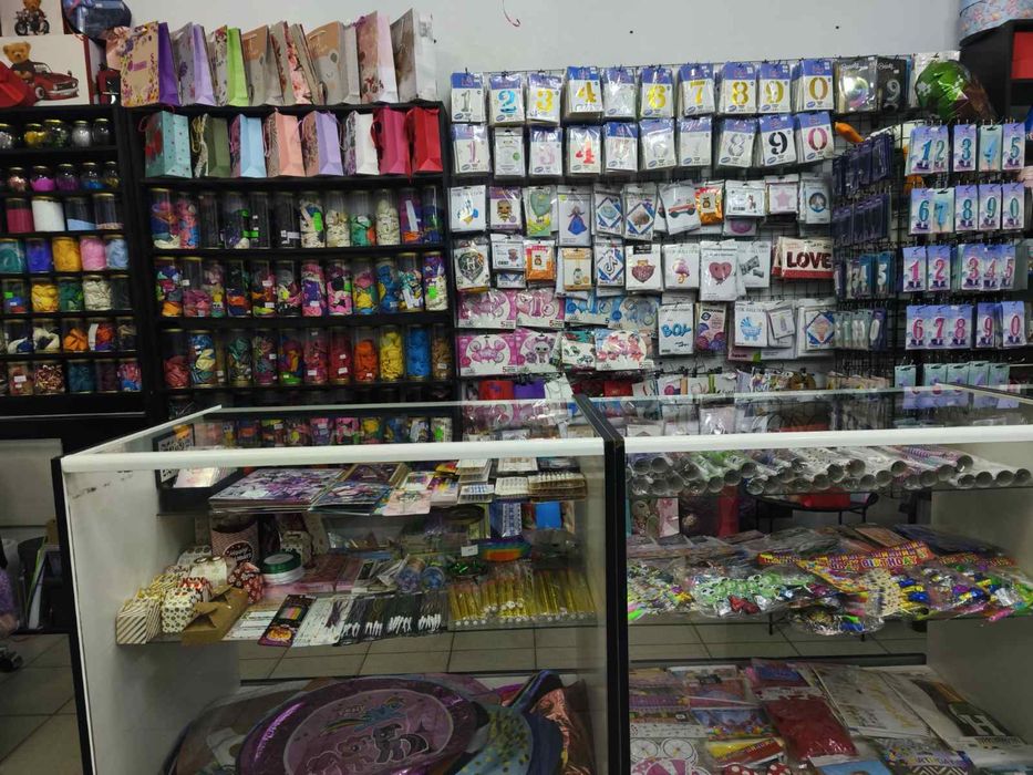 Вітрина скляна, прилавок, полиця, стійка