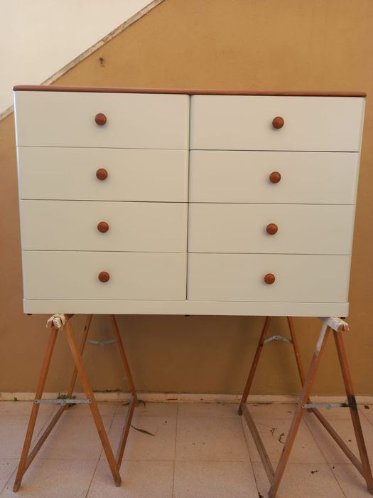 Cómoda Madeira Maciça