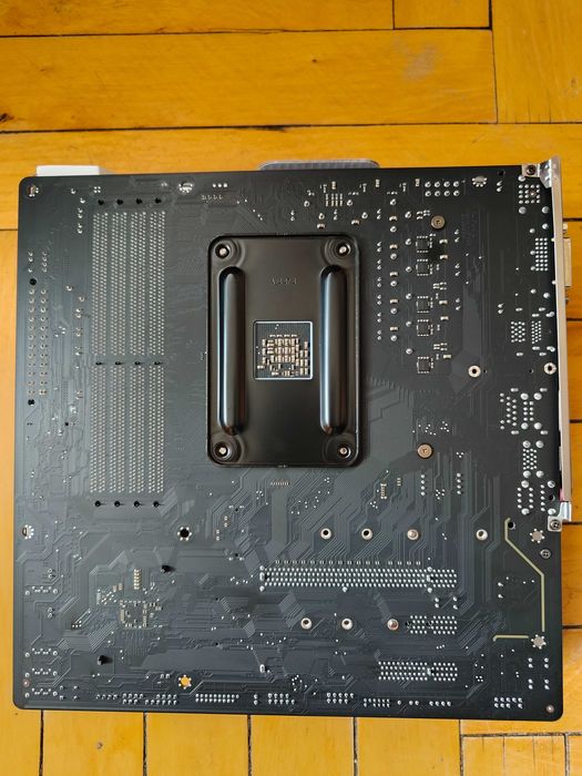 Комплект AMD Ryzen 7 5700Х + Gigabite Aurus Elit b550m AM4, нове