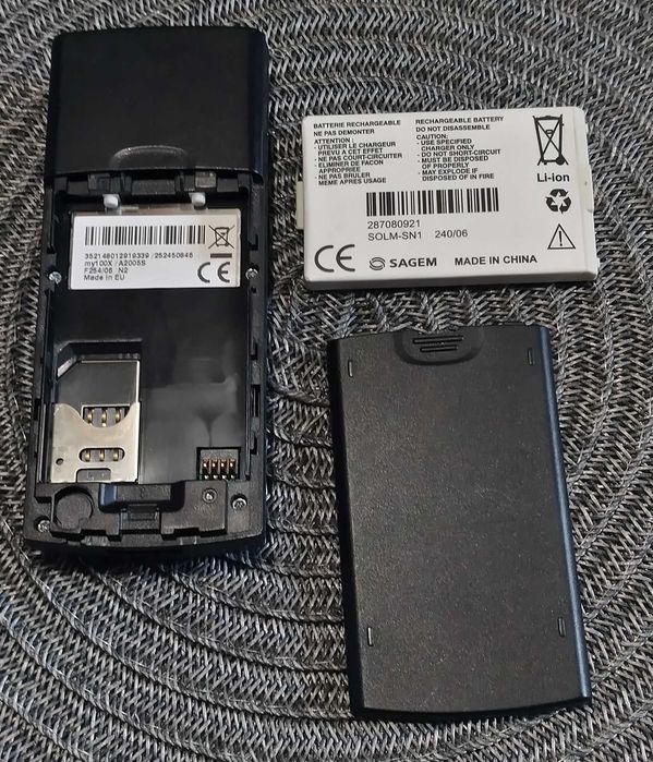 2 x telefon komórkowy Sagem my100x z ładowarką !!!