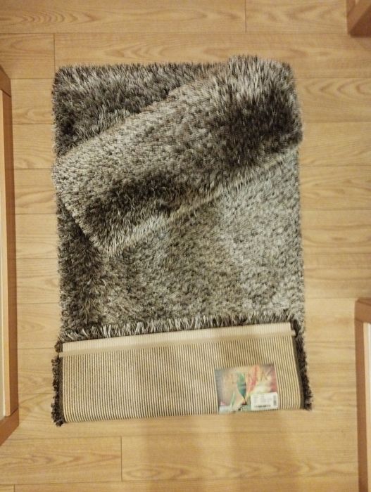 Tapetes Pluma Castanhos com Pêlo Alto - Usados em Bom Estado