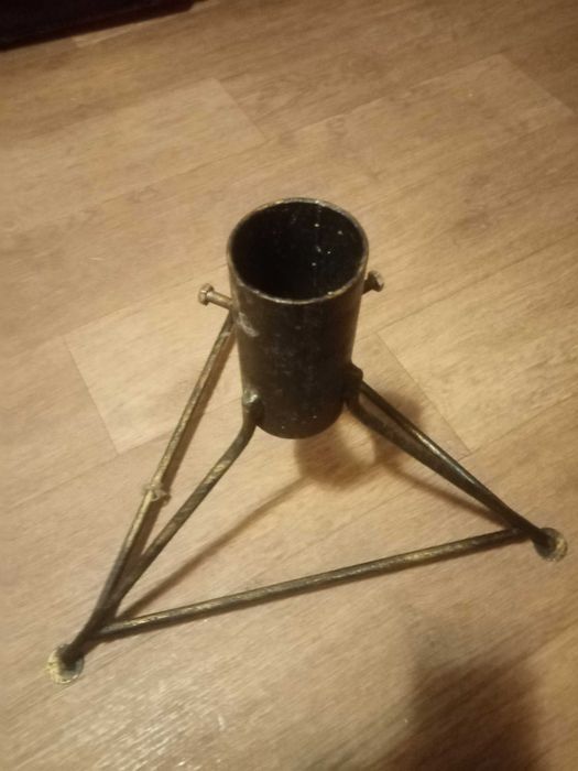 Тринога під ялинку