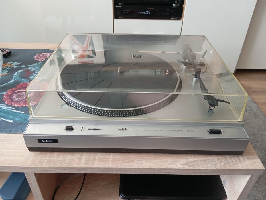Gramofon CEC made in japan