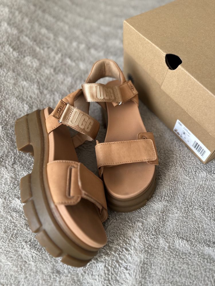 UGG 39 ( устілка 24,5 см) босоножки