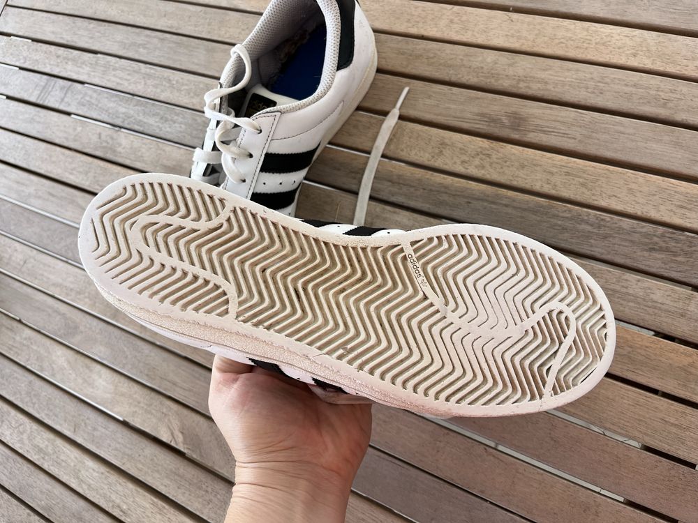 Sapatilhas Adidas 42 para recuperar
