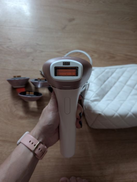 Philips Lumea 9000 BRI958/00  Ефективна домашня IPL-епіляція
