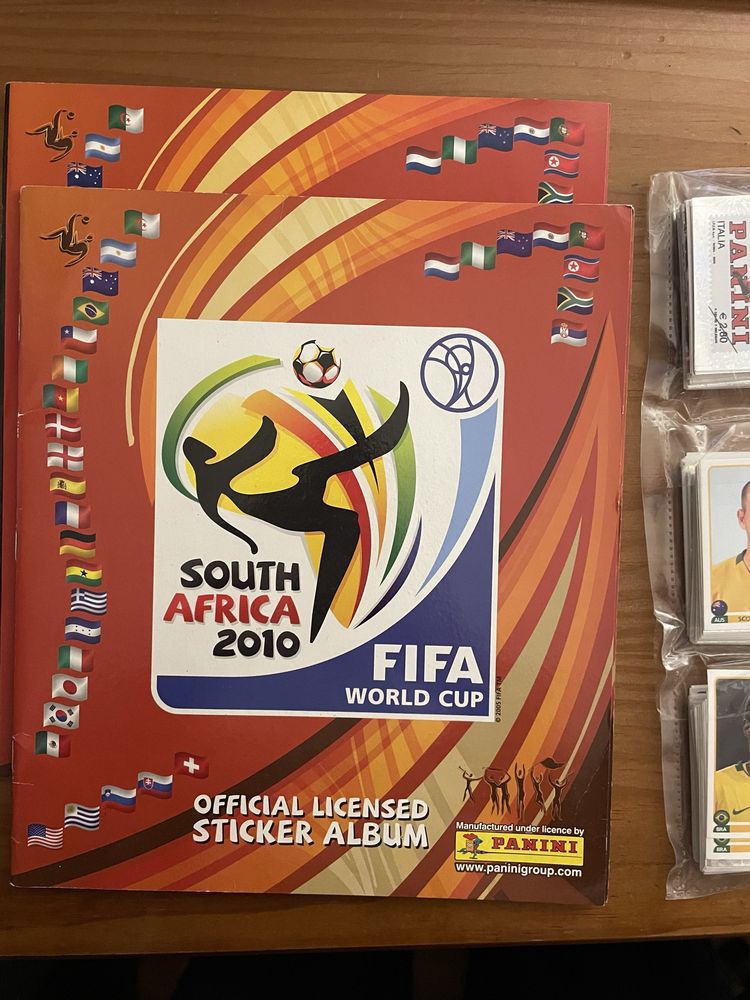 Caderneta Mundial 2010 completa ( cromos por colar)