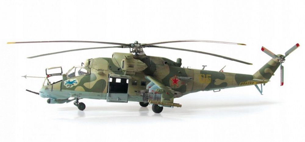 Zvezda 7293 Helikopter Mil MI-24V/VP Hind E model śmigłowca 1/72 Z7293